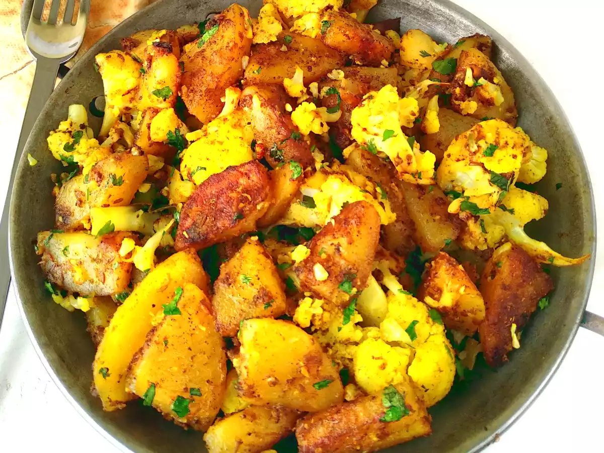 ALOO GOBI (CURRY DE PATATAS Y COLIFLOR)