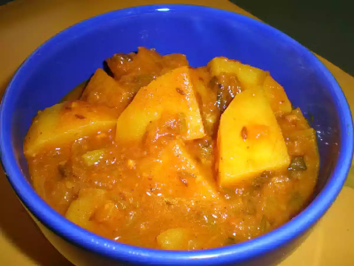 Aloo tamatar jhol, guiso indio de patata y tomate