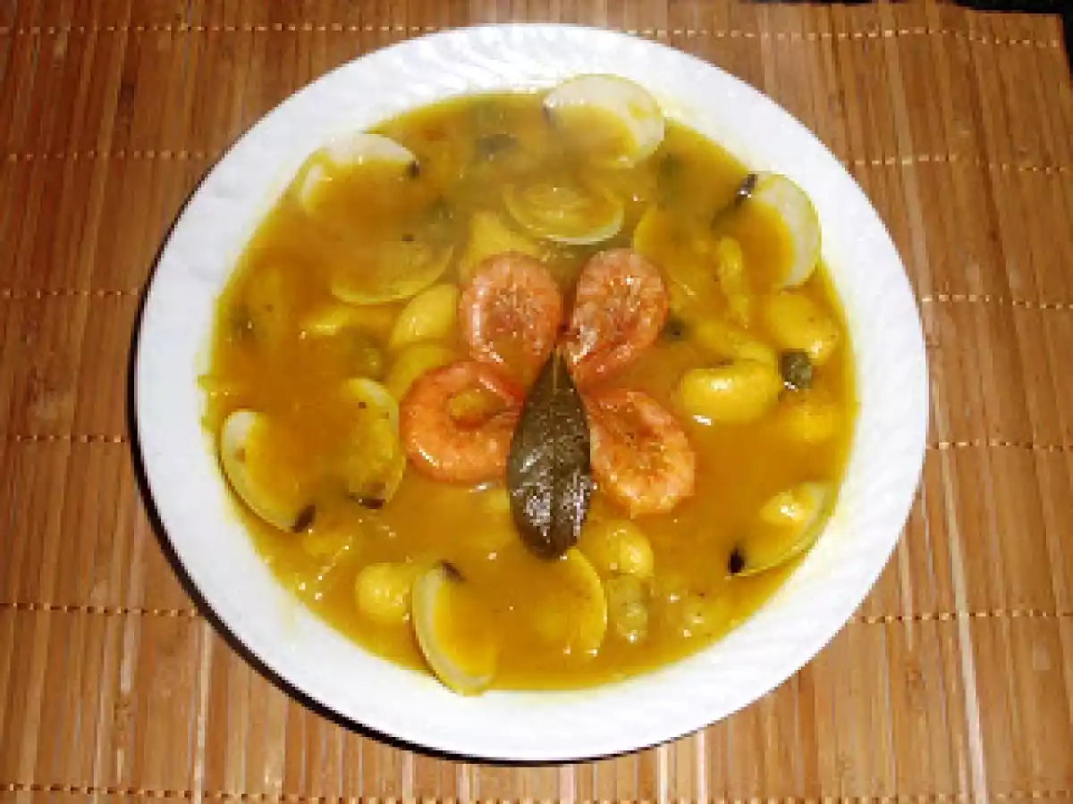 Alubias con Almejas y Gambas