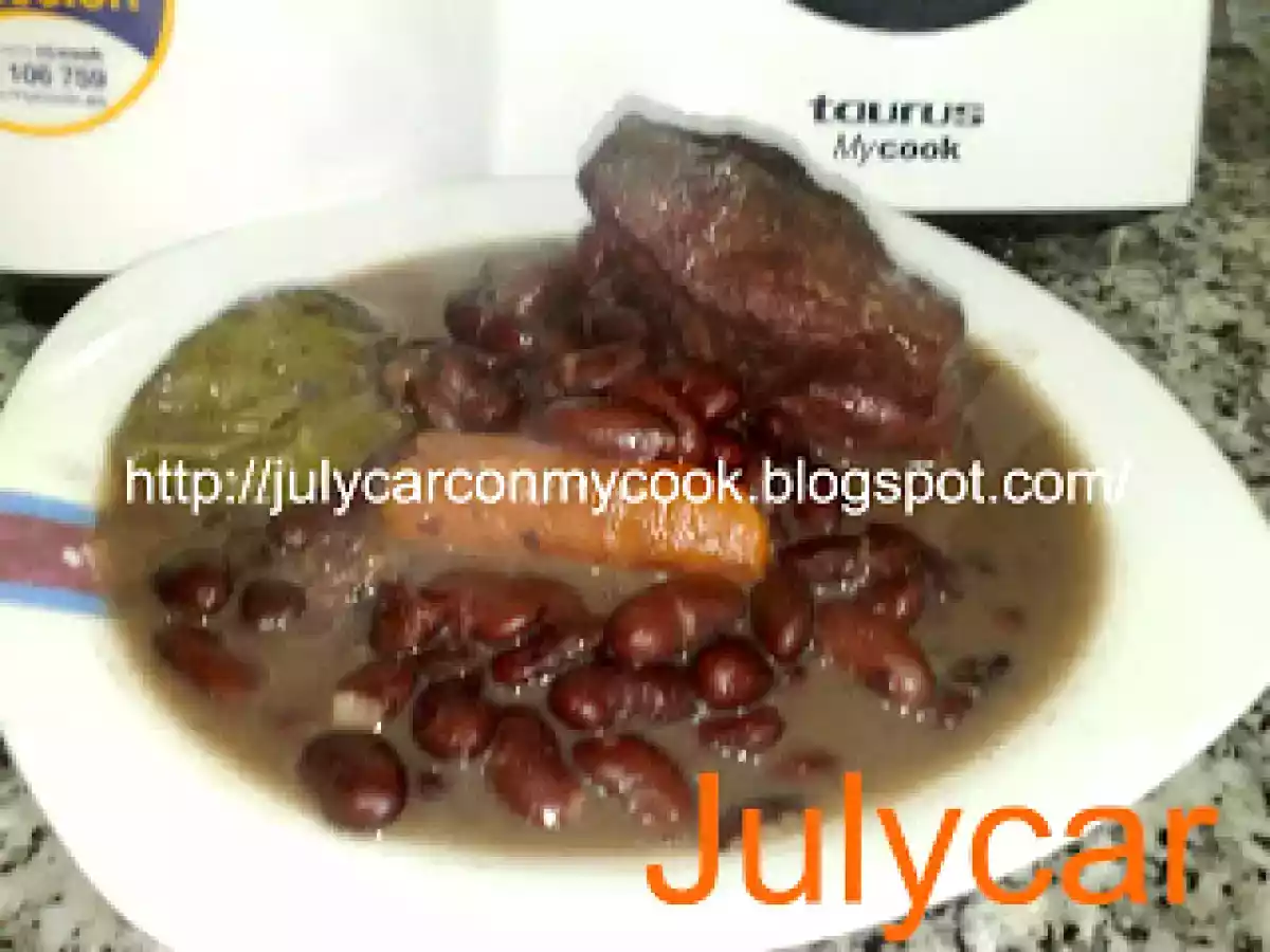 Alubias moradas con espinazo