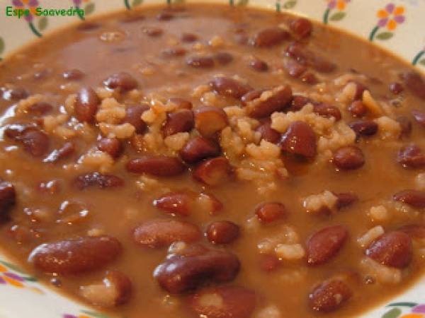 Alubias pintas con arroz