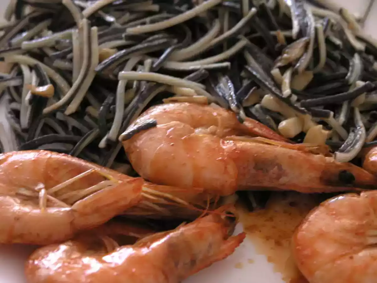 Angulas de trigo con langostinos y ceps