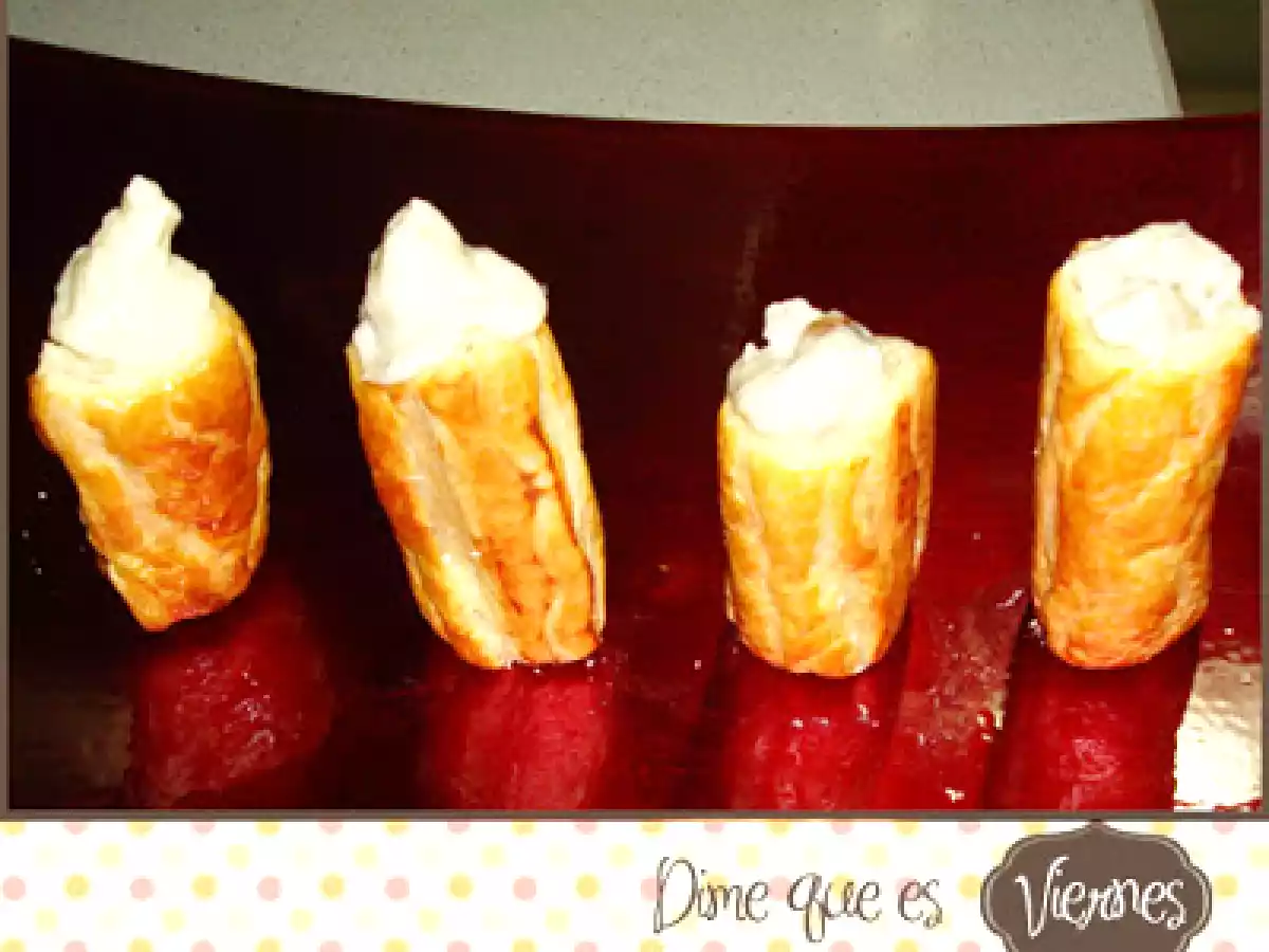 Aperitivo de Gorgonzola y nueces en rulos de hojaldre - foto 2