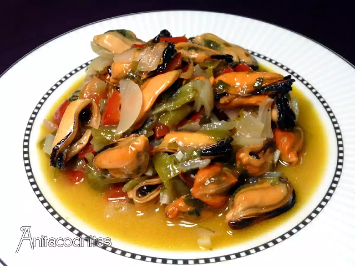 Aperitivo de mejillones con verduras