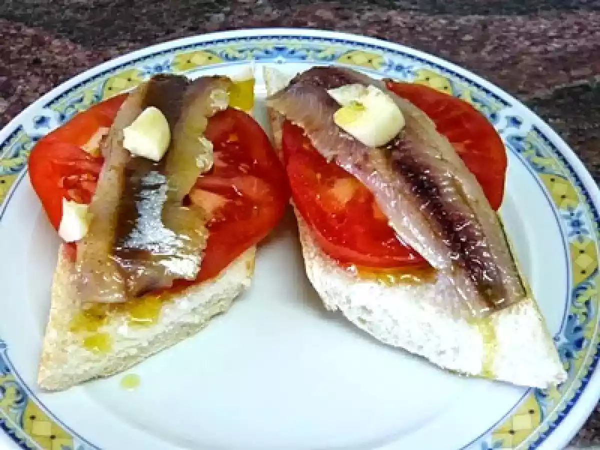 Aperitivo de sardina de cubo
