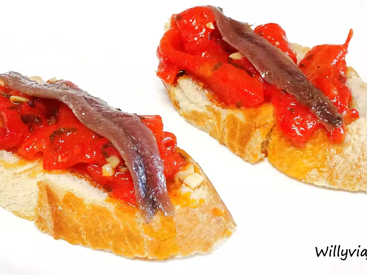 Aperitivos con pimientos rojos guisados - foto 2