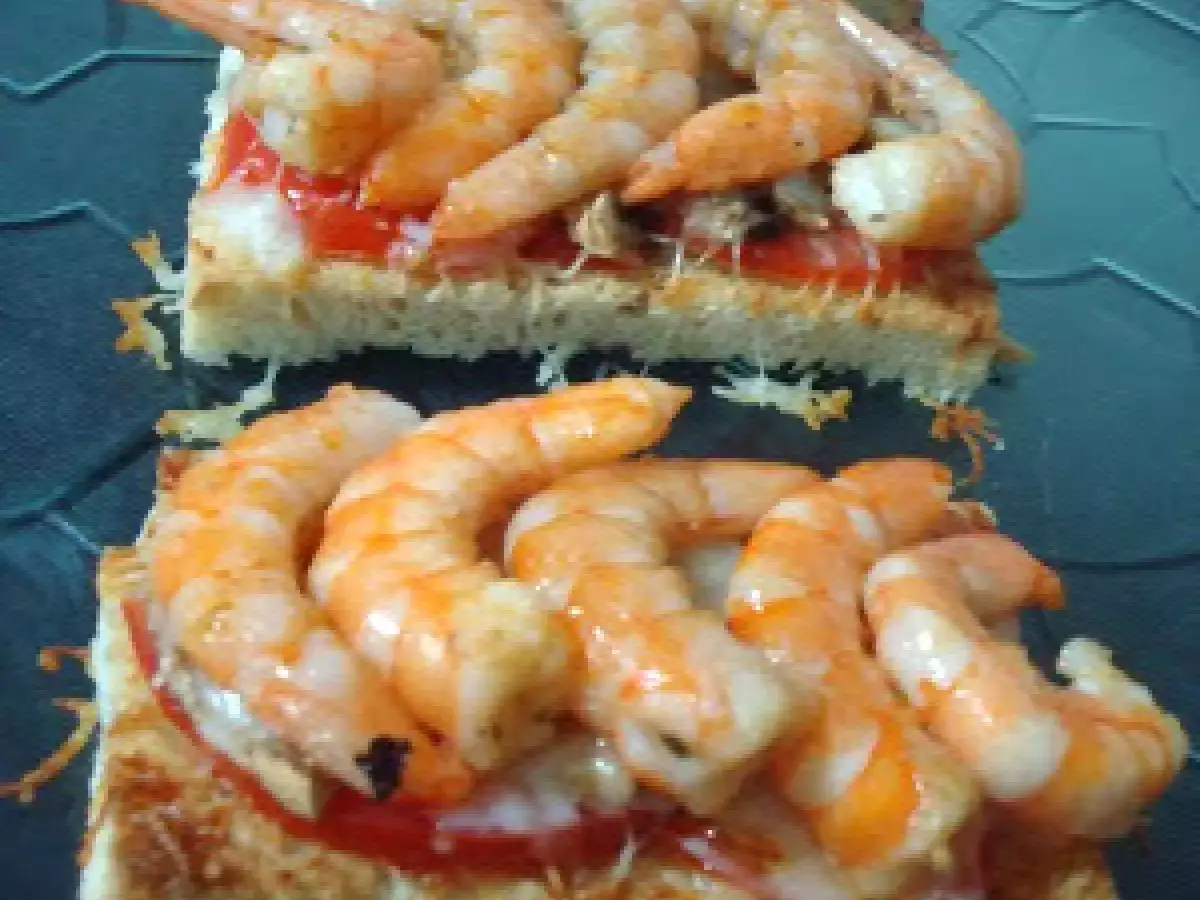 Aperitivos tosta de gambas al ajillo, patatas bravas y brandada de bacalao con confitura - foto 6