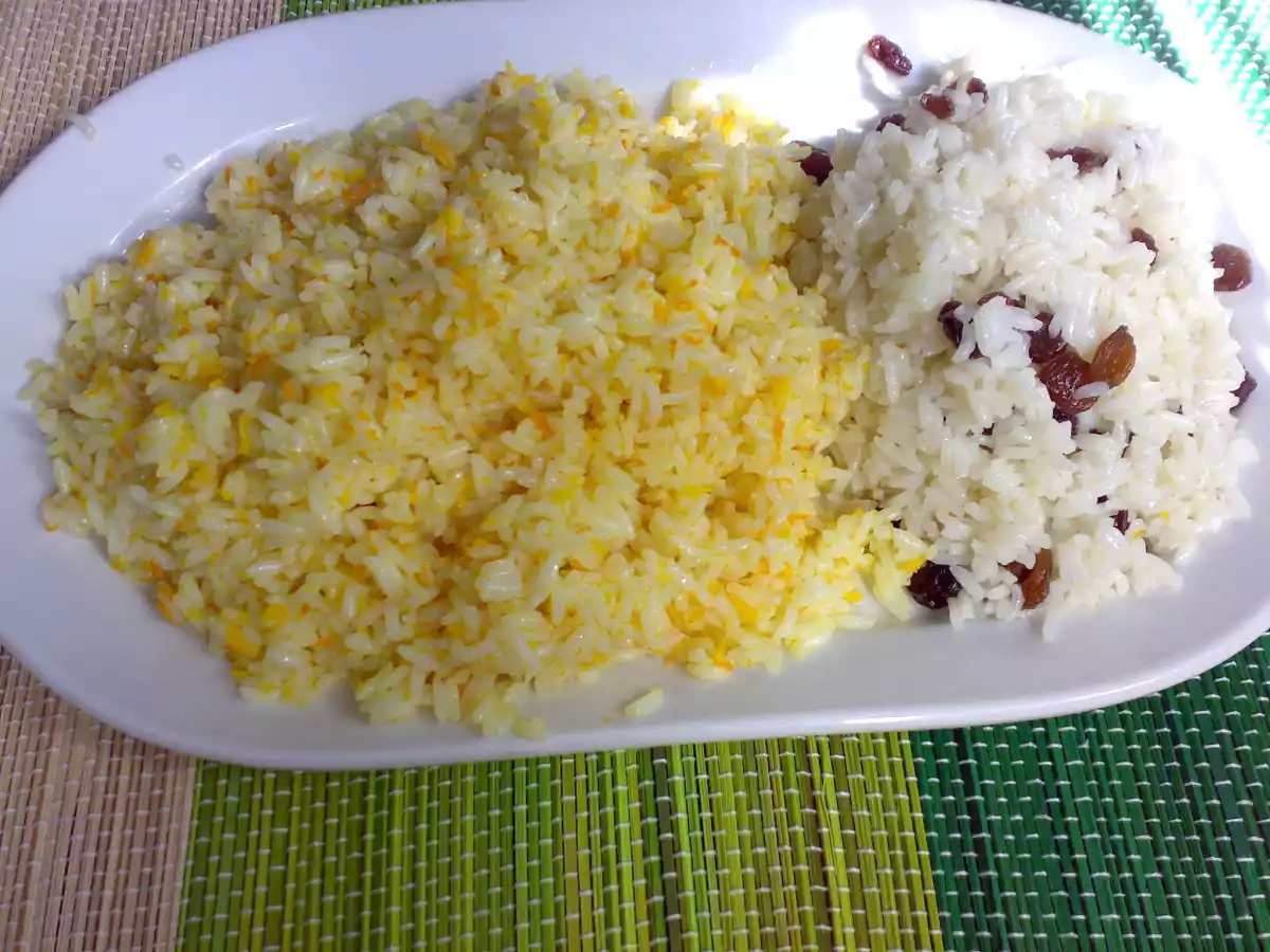 Arroces con naranja y pasas