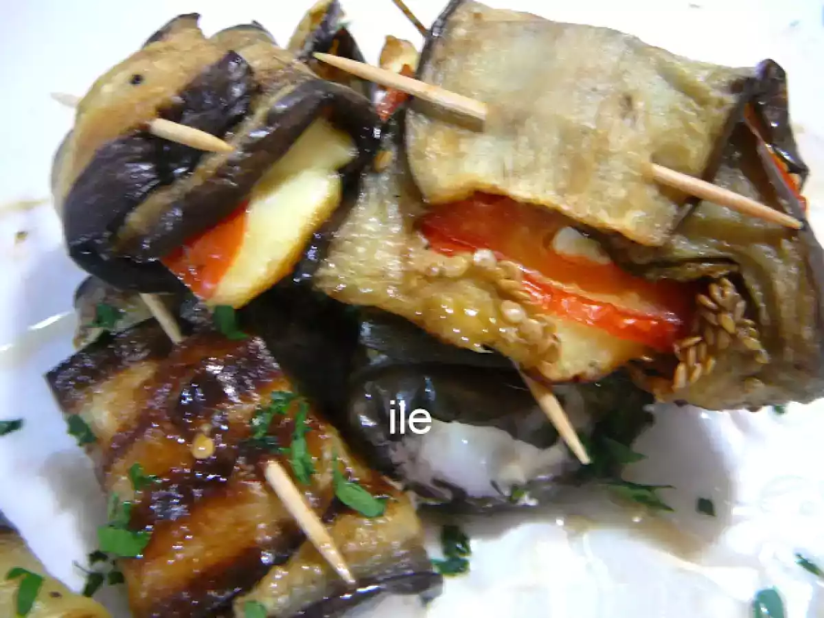 Arrolladitos de berenjena a la italiana (Caprese)