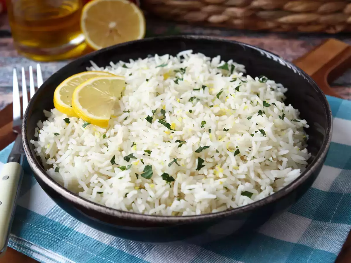 Arroz al limón fácil: la guarnición perfecta para carnes y pescados - foto 3