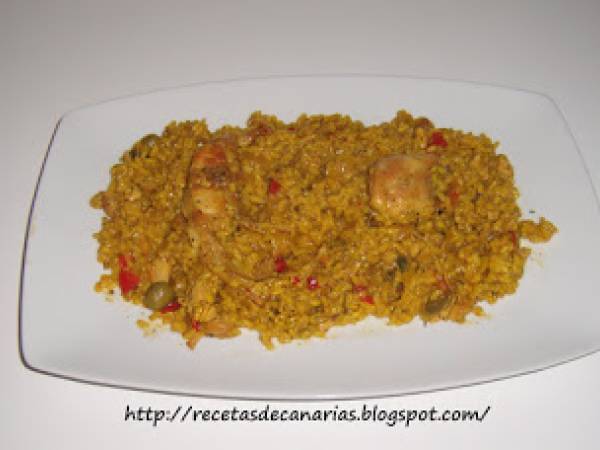 Arroz amarillo con conejo