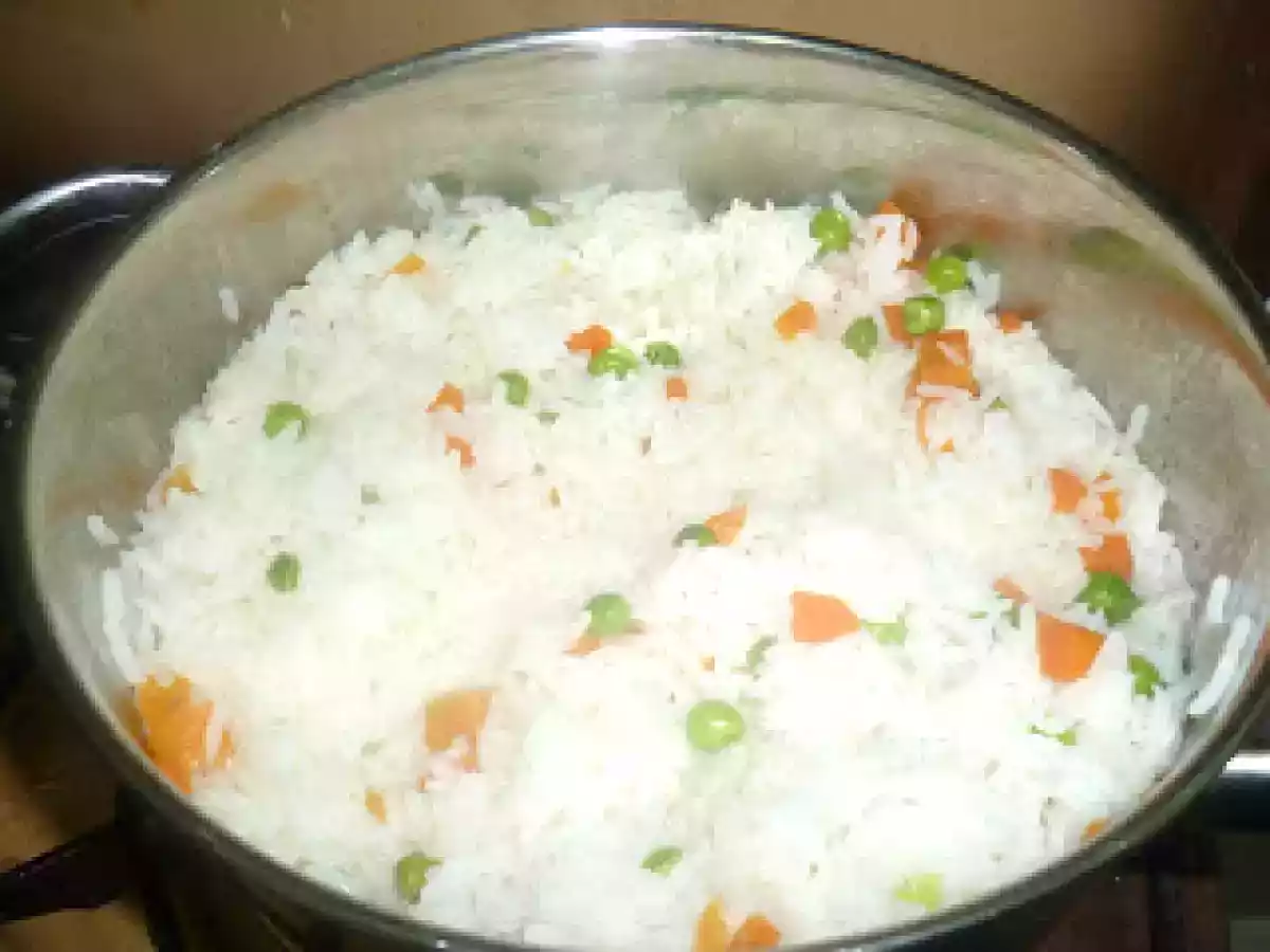 Arroz blanco con zanahoria y chicharo