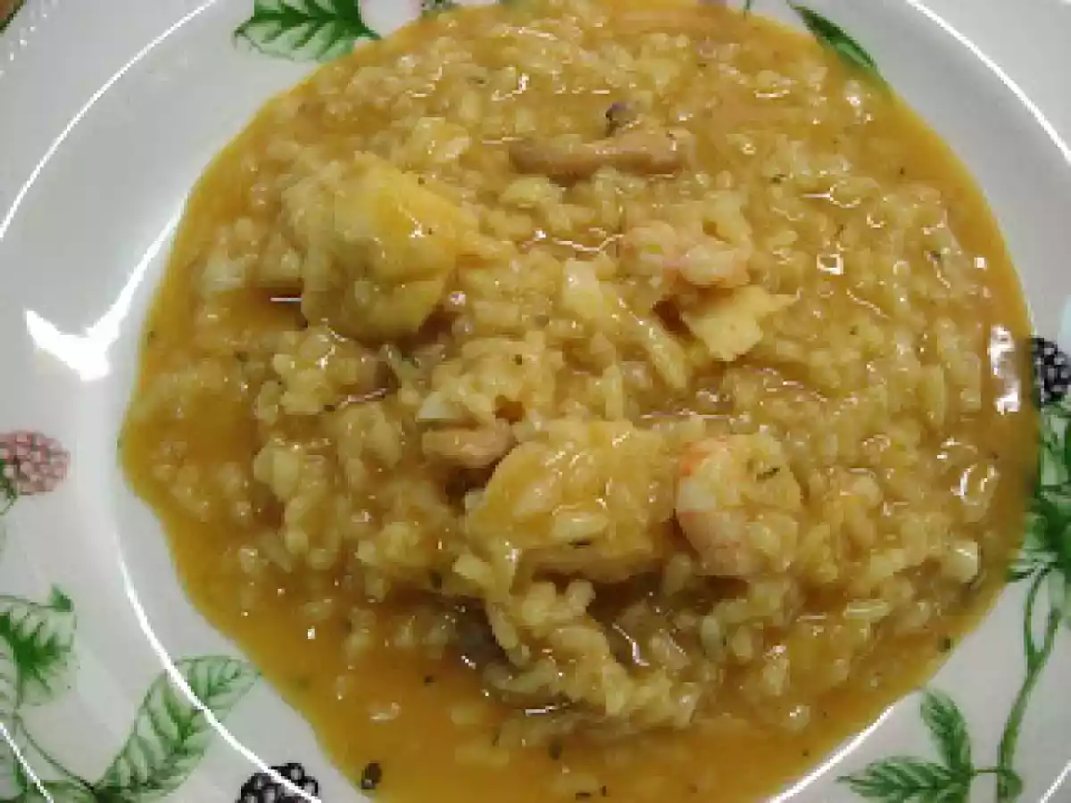 Arroz caldoso con rape y sepia