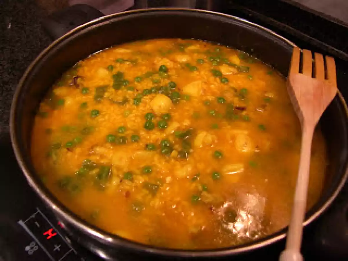 ARROZ CALDOSO DE SEPIA CON GUISANTES - foto 2