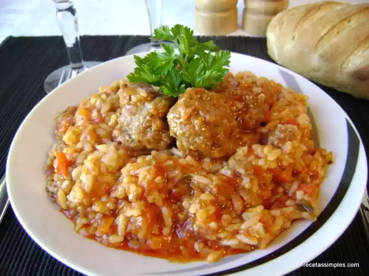 Arroz con albóndigas
