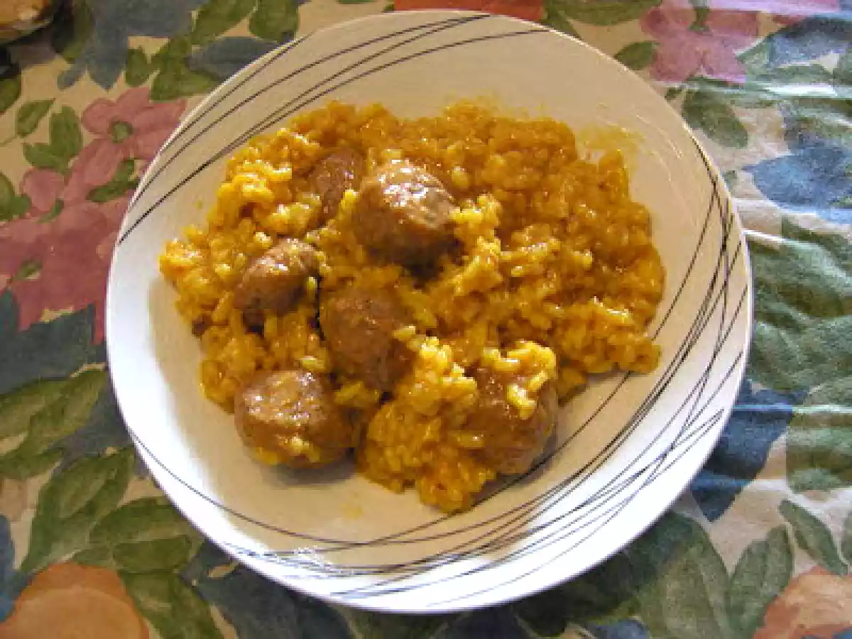 ARROZ CON ALBONDIGAS
