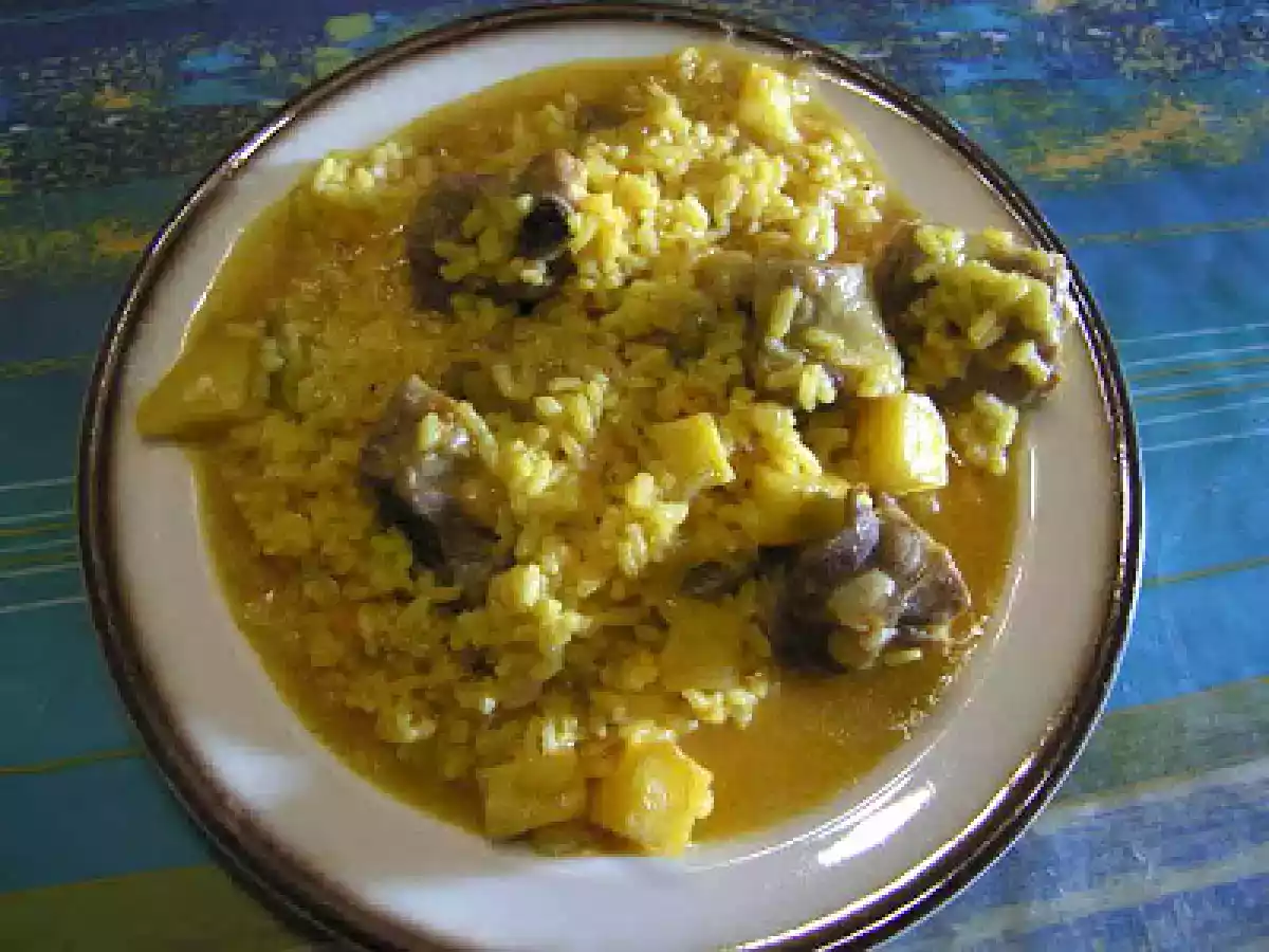 ARROZ CON COSTILLAS Y PATATAS