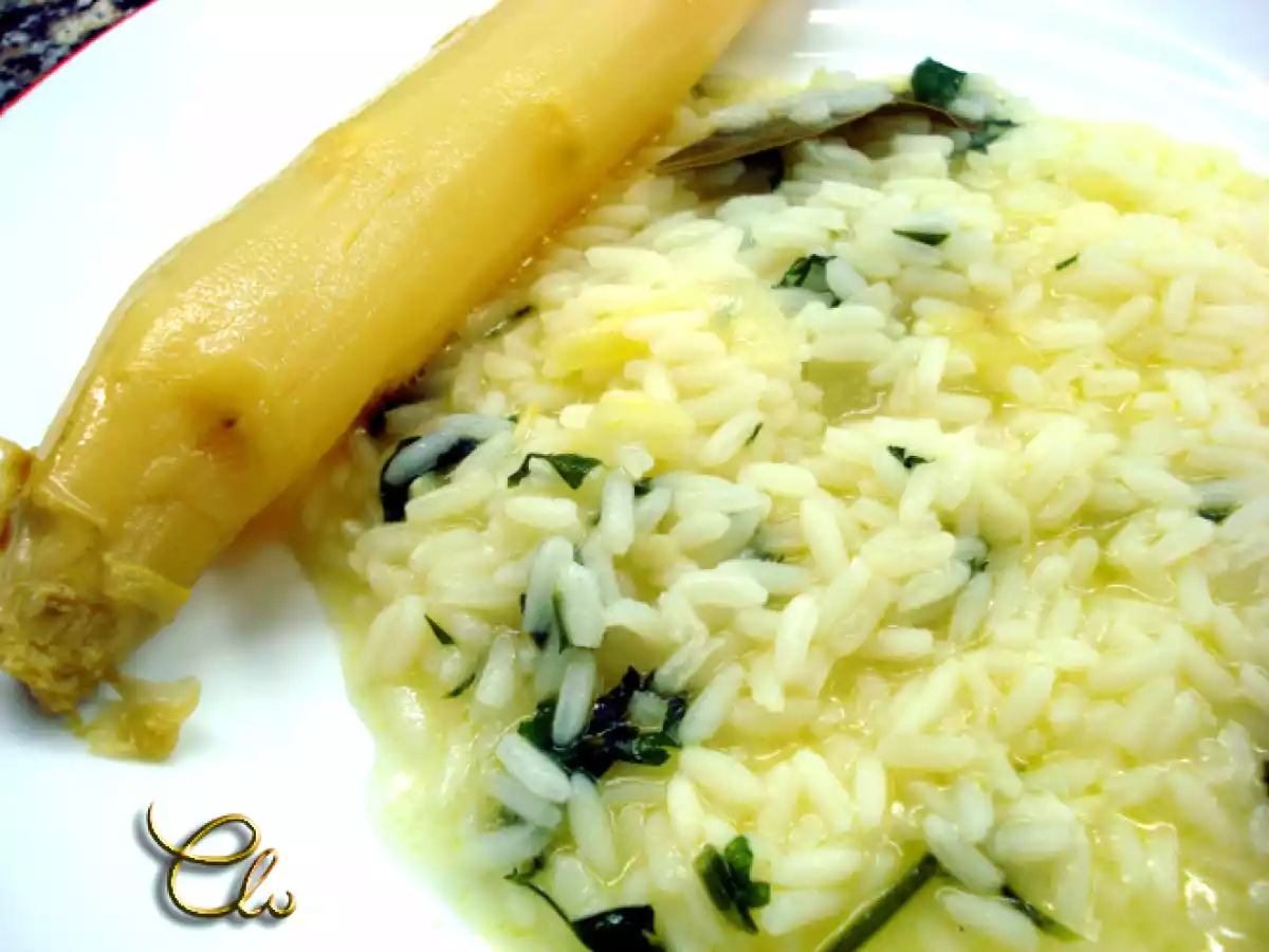 Arroz con espárragos en salsa verde