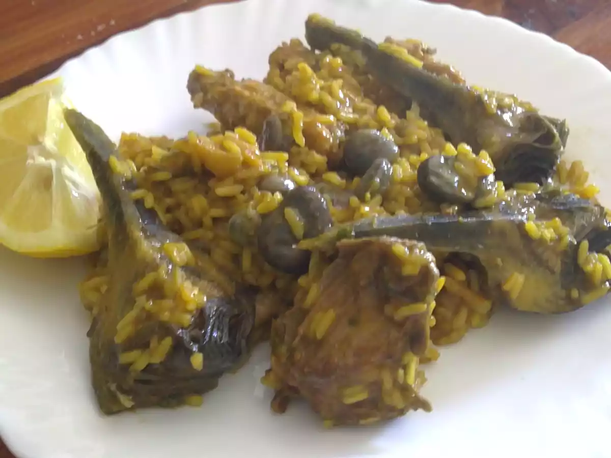 Arroz con habas y alcachofas