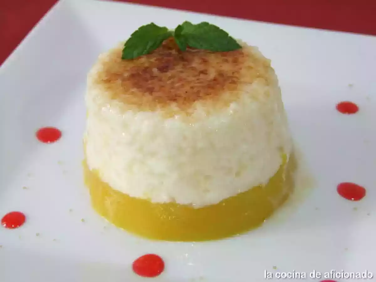 Arroz con leche con gelatina de mango