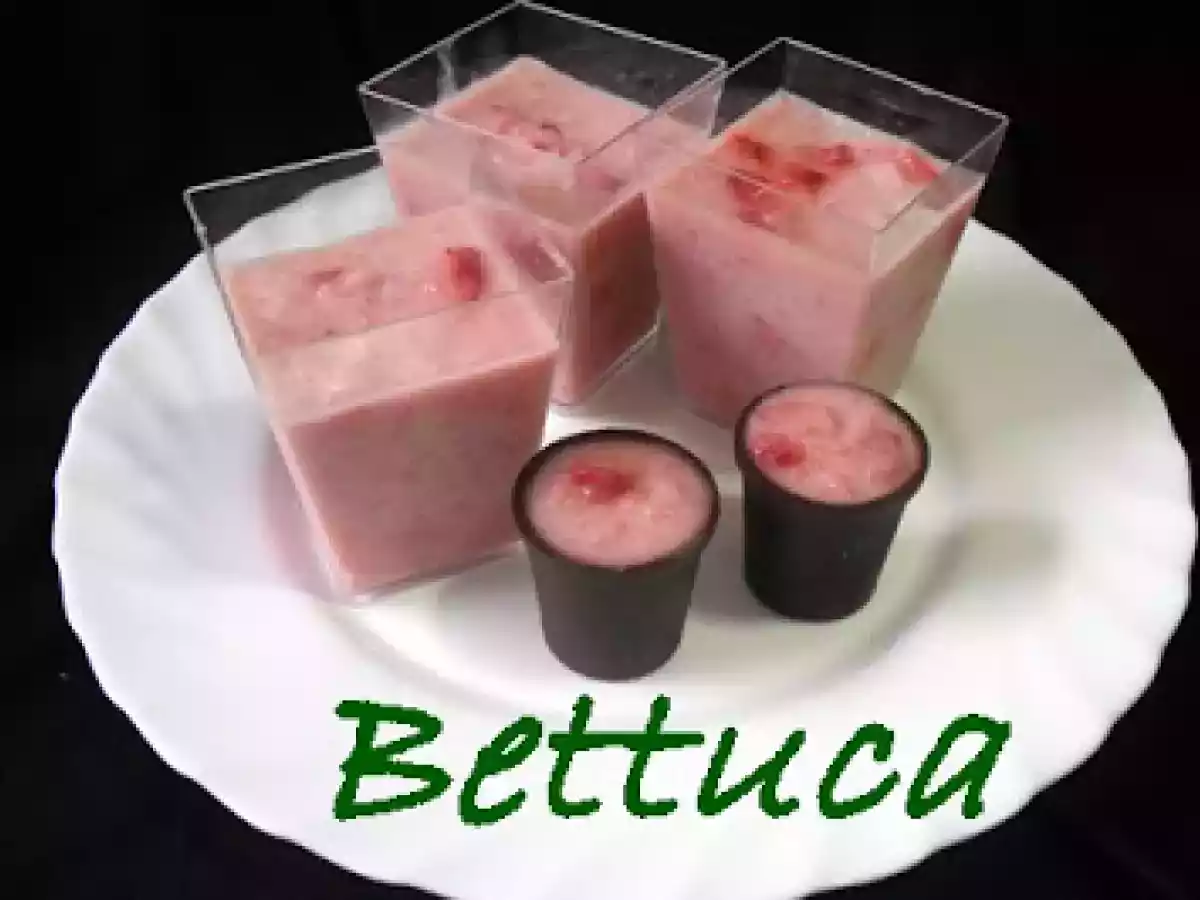 Arroz con leche de coco y fresas salteadas