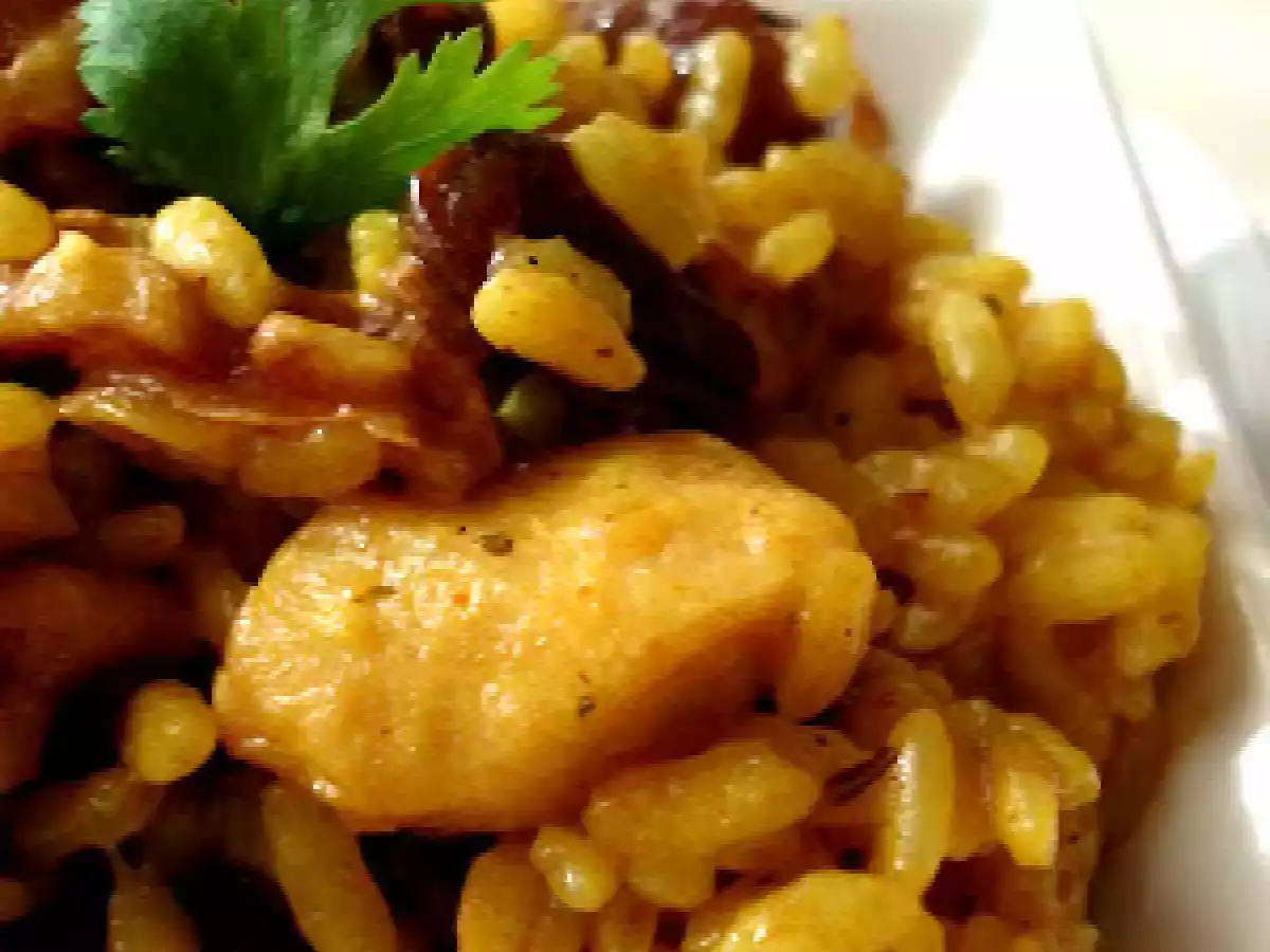 ARROZ CON POLLO, PASAS Y NUECES AL RAS EL HANOUT