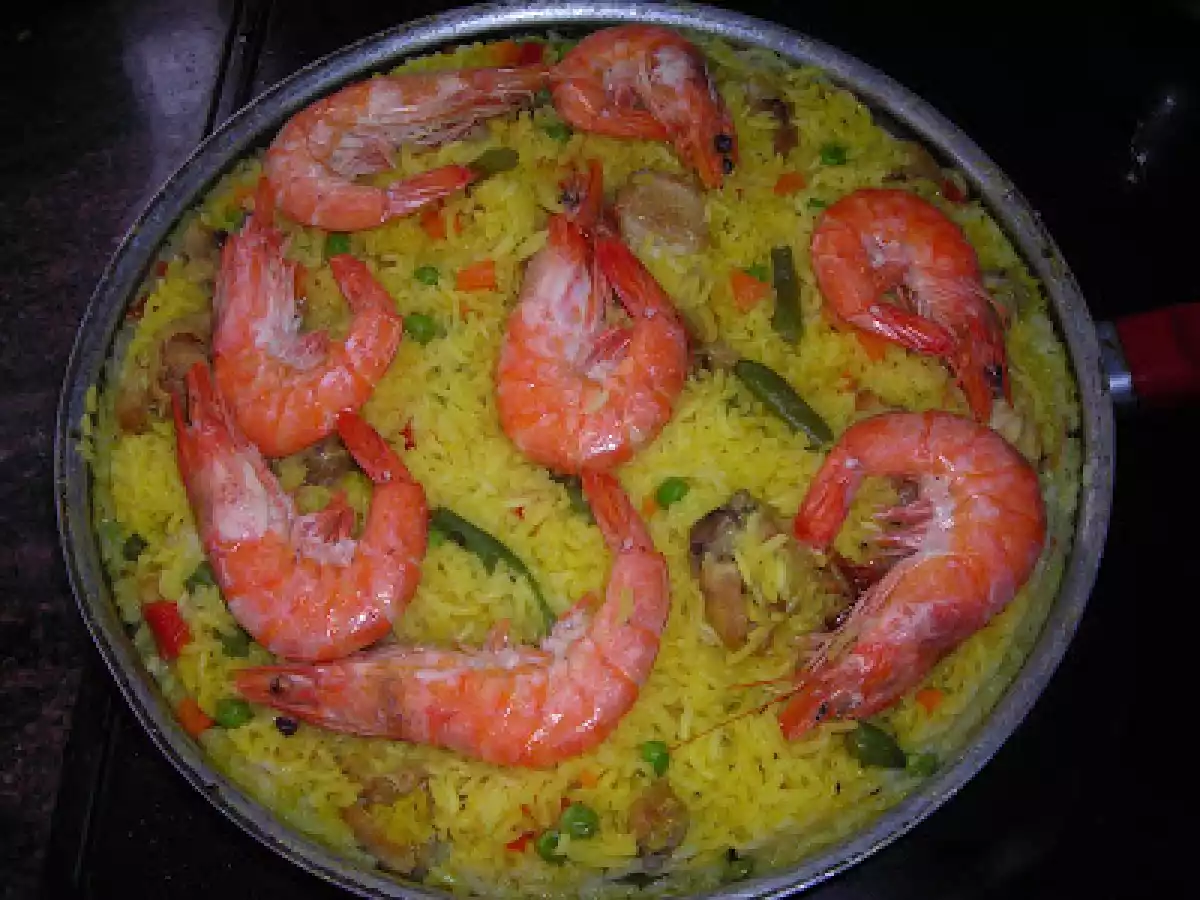 Arroz con pollo y langostinos. - foto 2