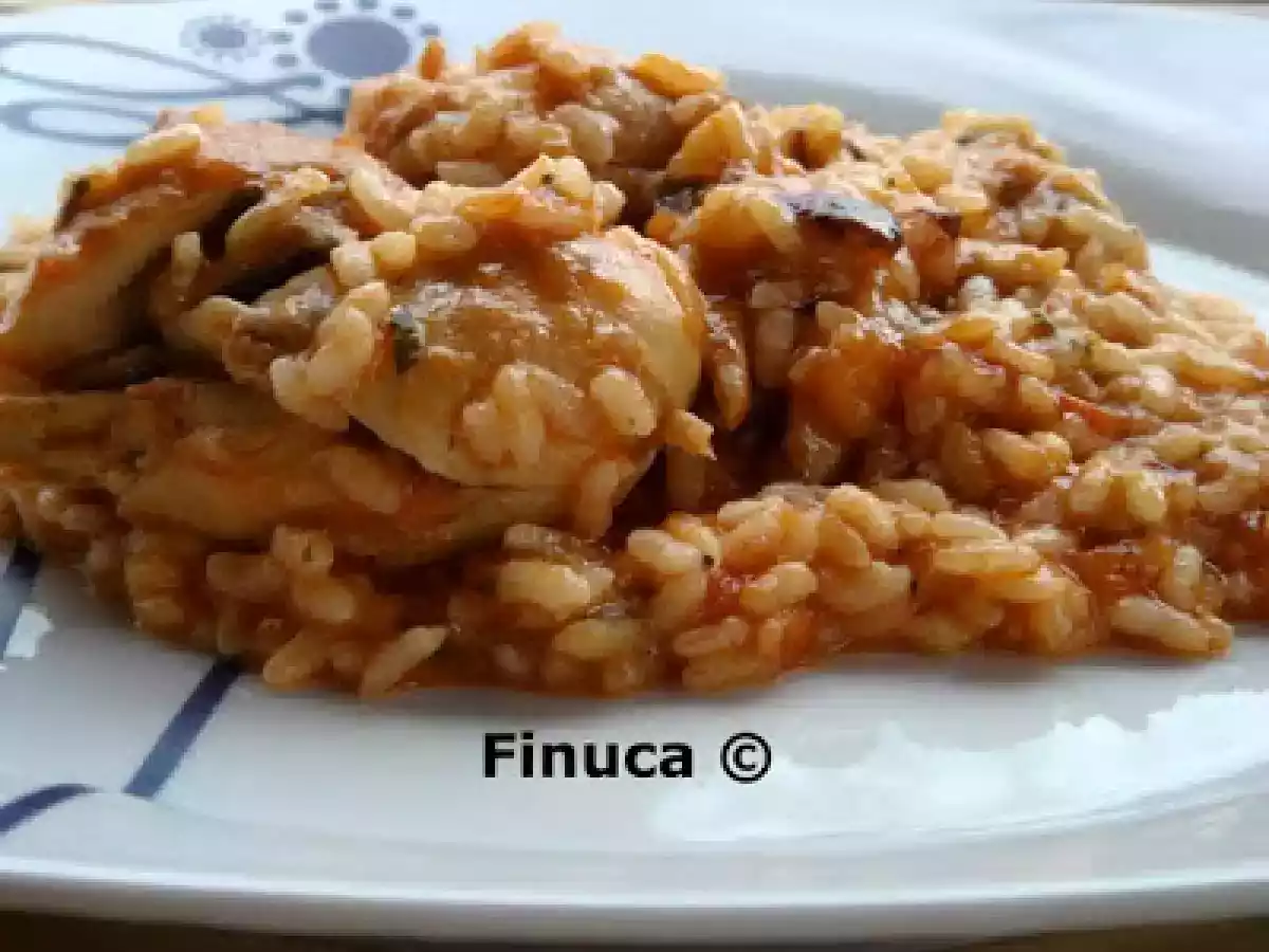 Arroz con pollo y tomate