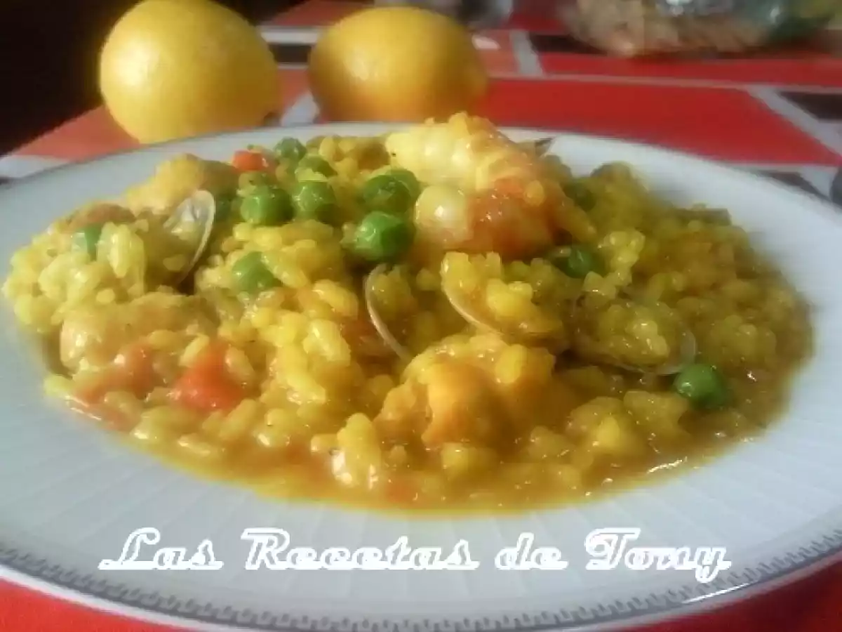 Arroz meloso con gambas y almejas