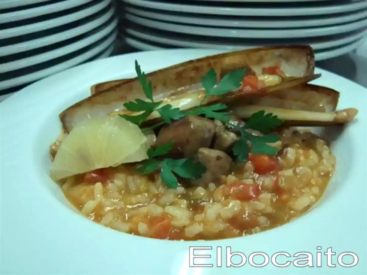 Arroz meloso con salteado de boletus y navajas