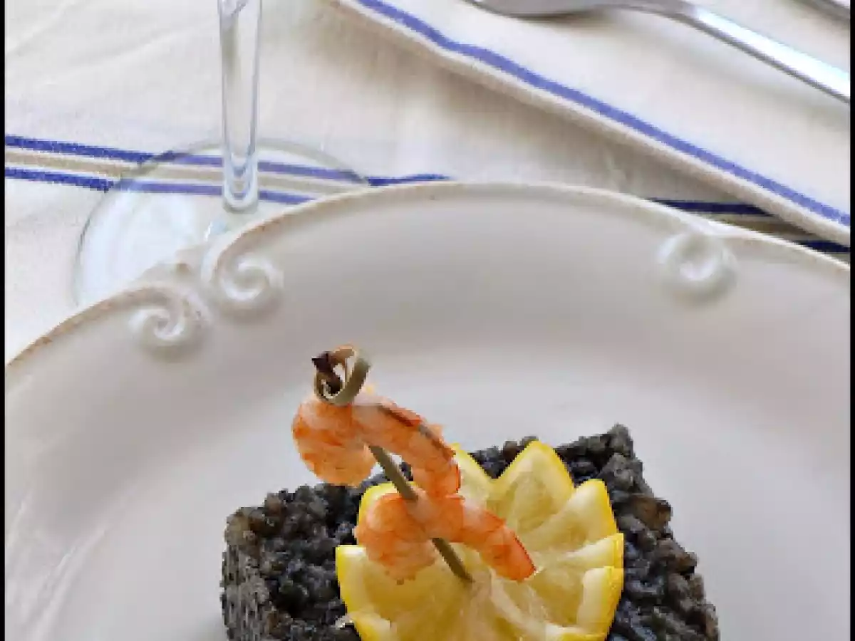 ARROZ NEGRO CON CALAMARES Y GAMBAS - foto 5
