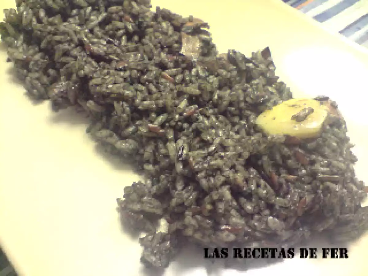 ARROZ RÁPIDO CON CALAMARES EN SU TINTA