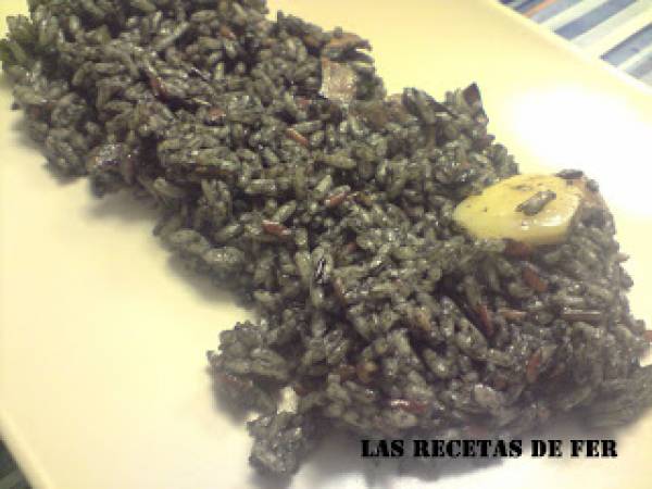 ARROZ RÁPIDO CON CALAMARES EN SU TINTA