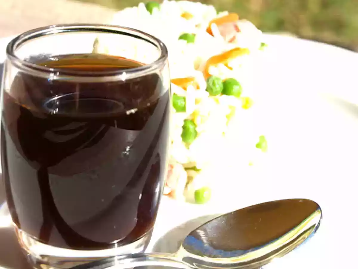 Arroz tres delicias con salsa de soja