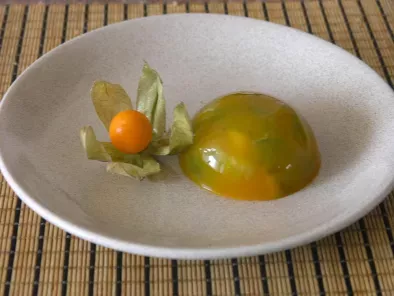 Aspic de kiwi con naranja, una receta ligera y económica