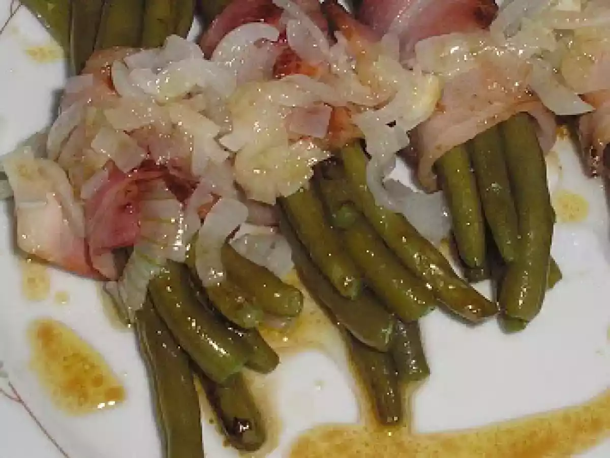 ATADITOS DE JUDÍAS VERDES CON BEICON