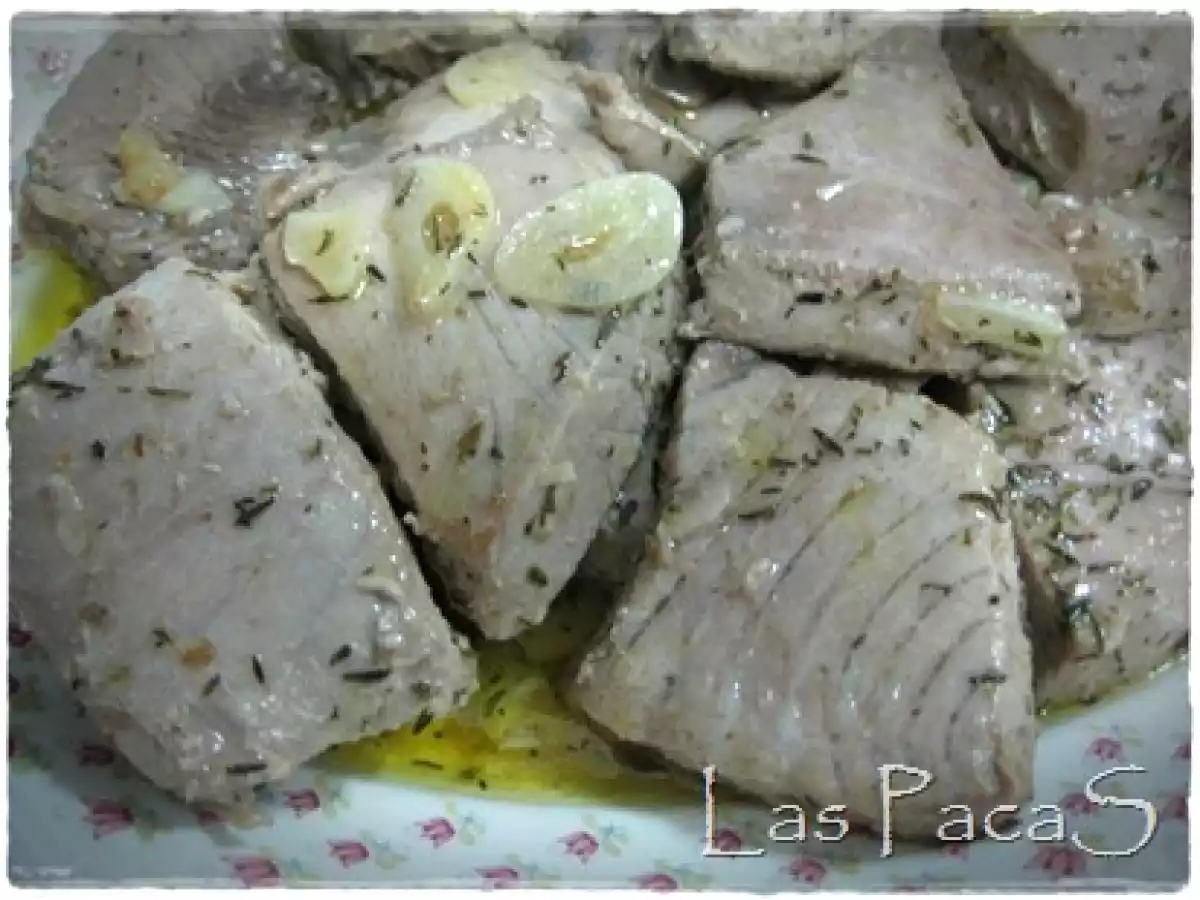 Atún al ajillo