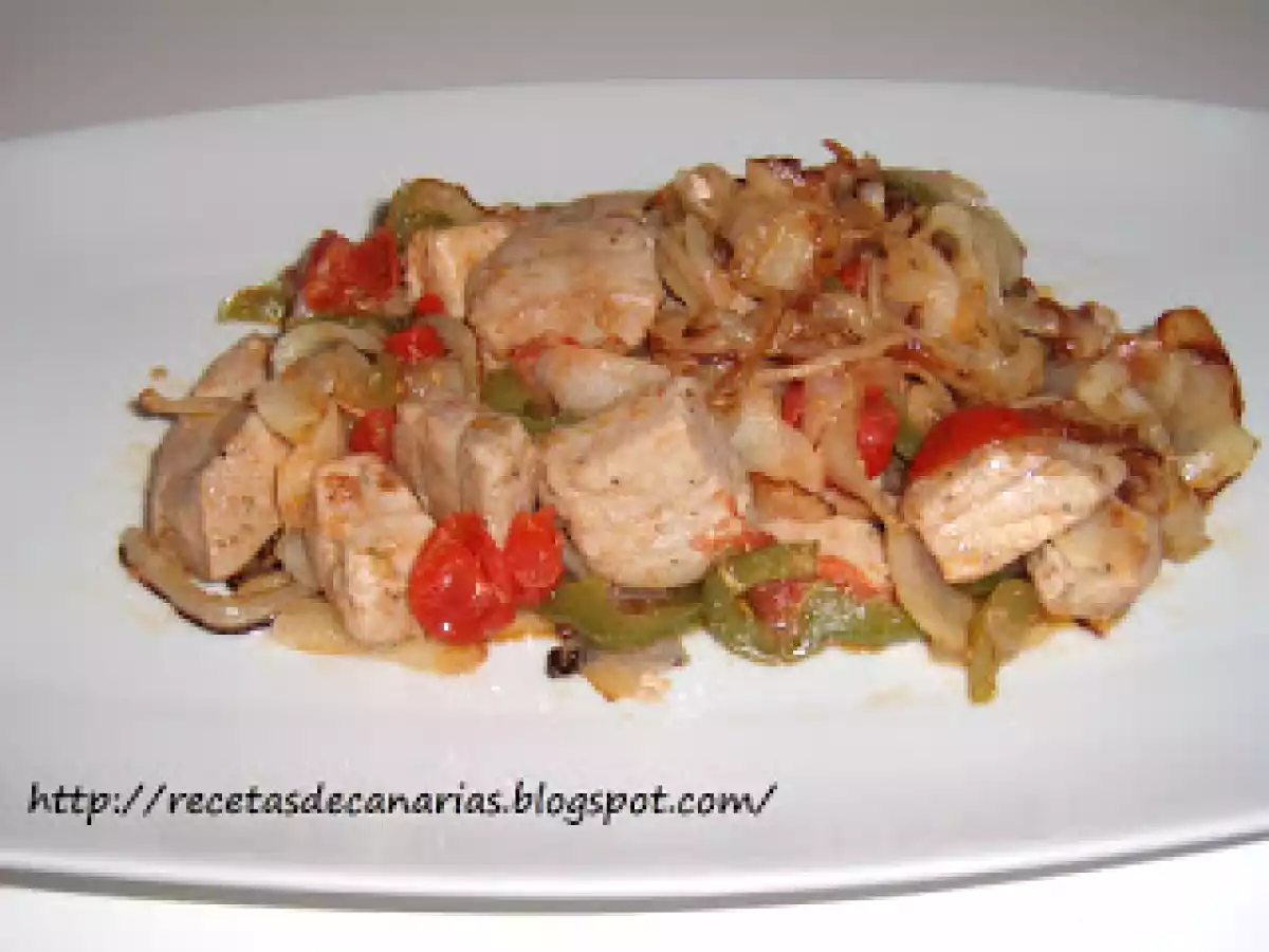 Atún con tomates cherrys