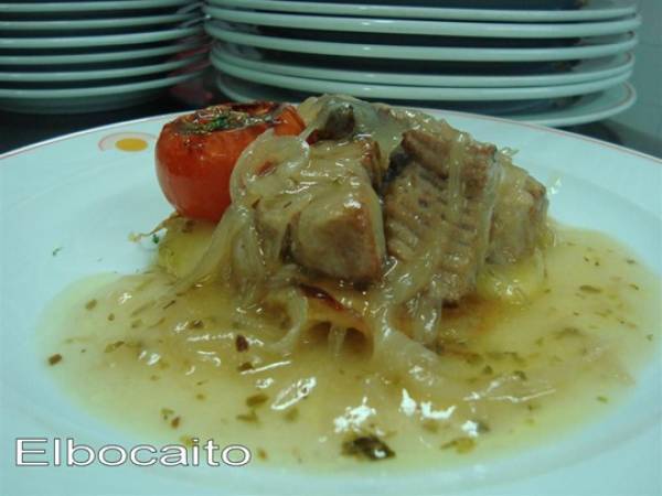 Atún encebollado al aroma de orégano