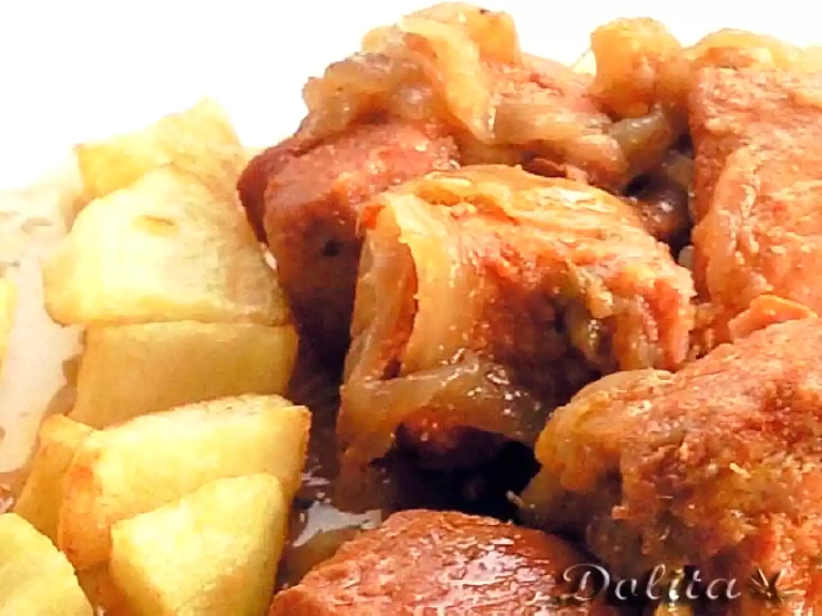 Atún encebollado al estilo de Conil