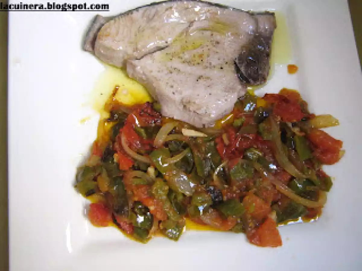 ATUN FRESCO CON PISTO