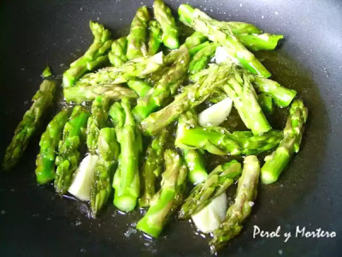 Bacalao Al Pil-Pil Sobre Crema De Espárragos - foto 9