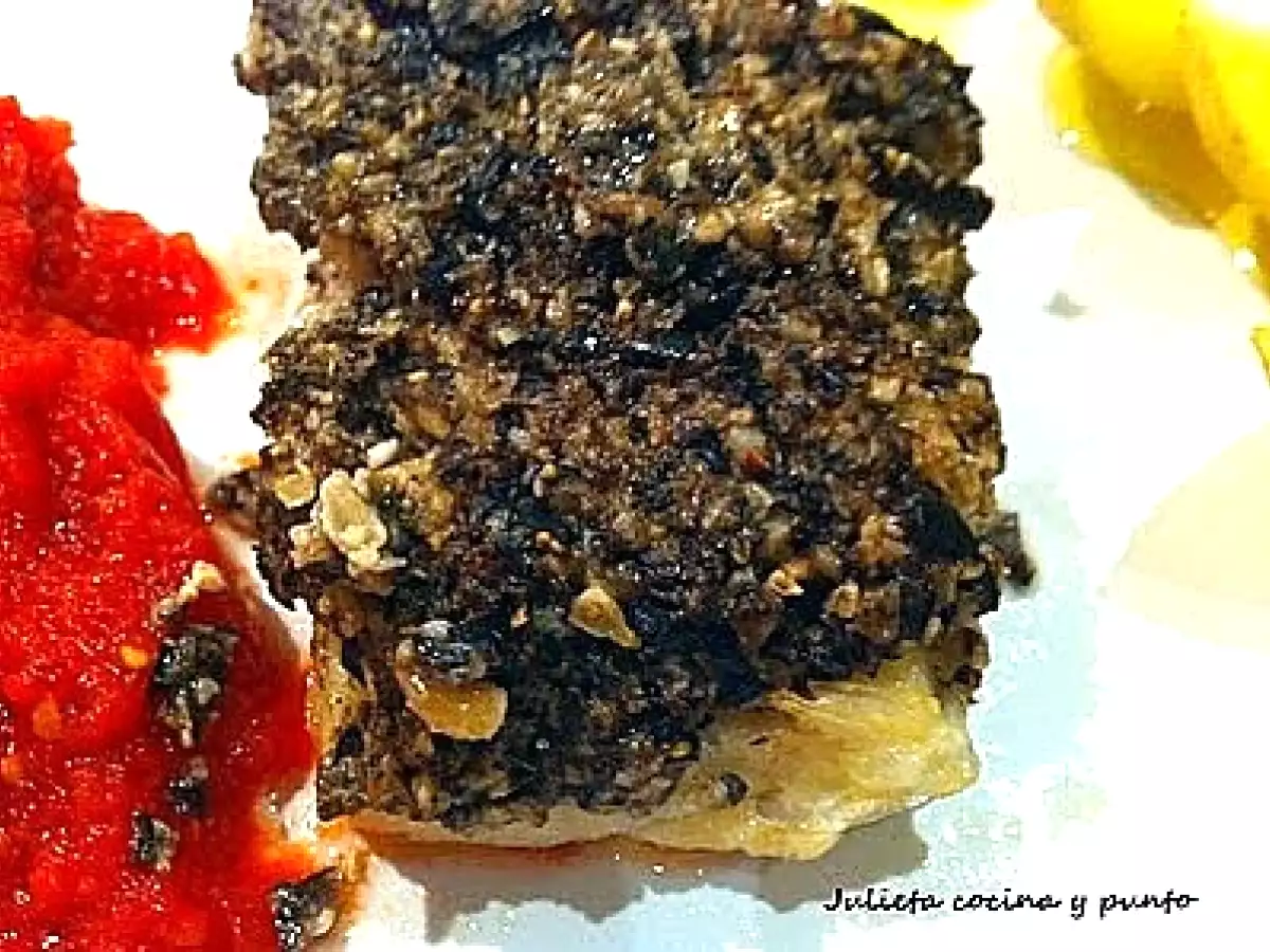 BACALAO CON COSTRA DE ACEITUNAS NEGRAS Y PIÑONES - foto 2