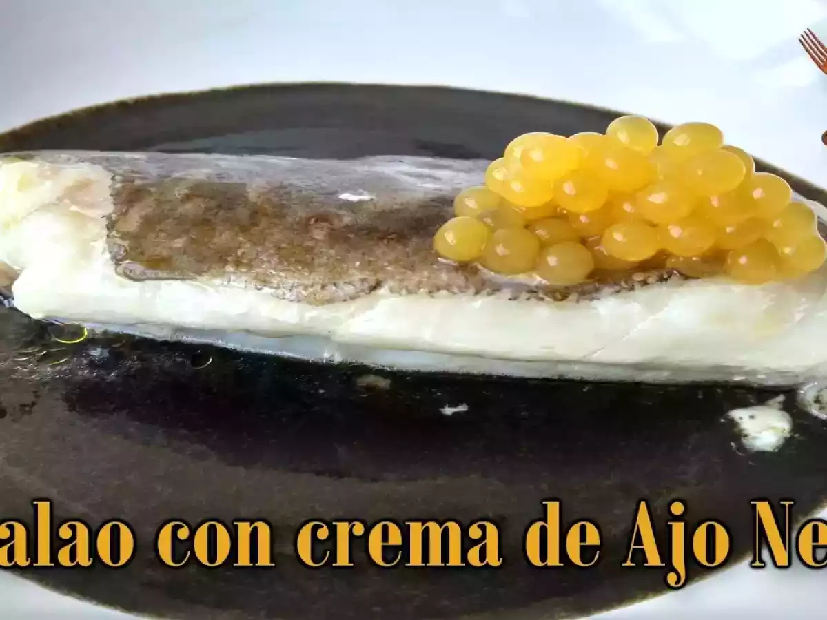 Bacalao con crema de ajo negro