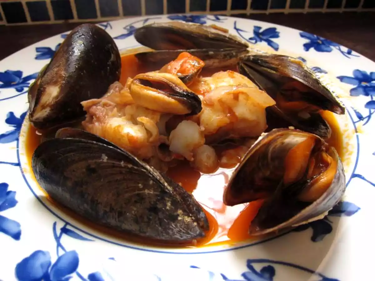 Bacalao con mejillones en salsa picante. - foto 2