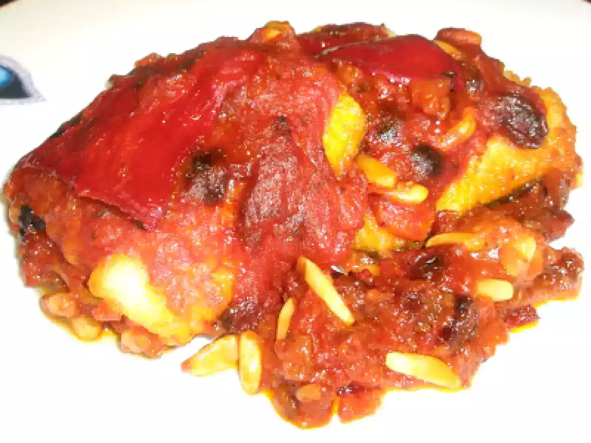 Bacalao con pasas y piñones