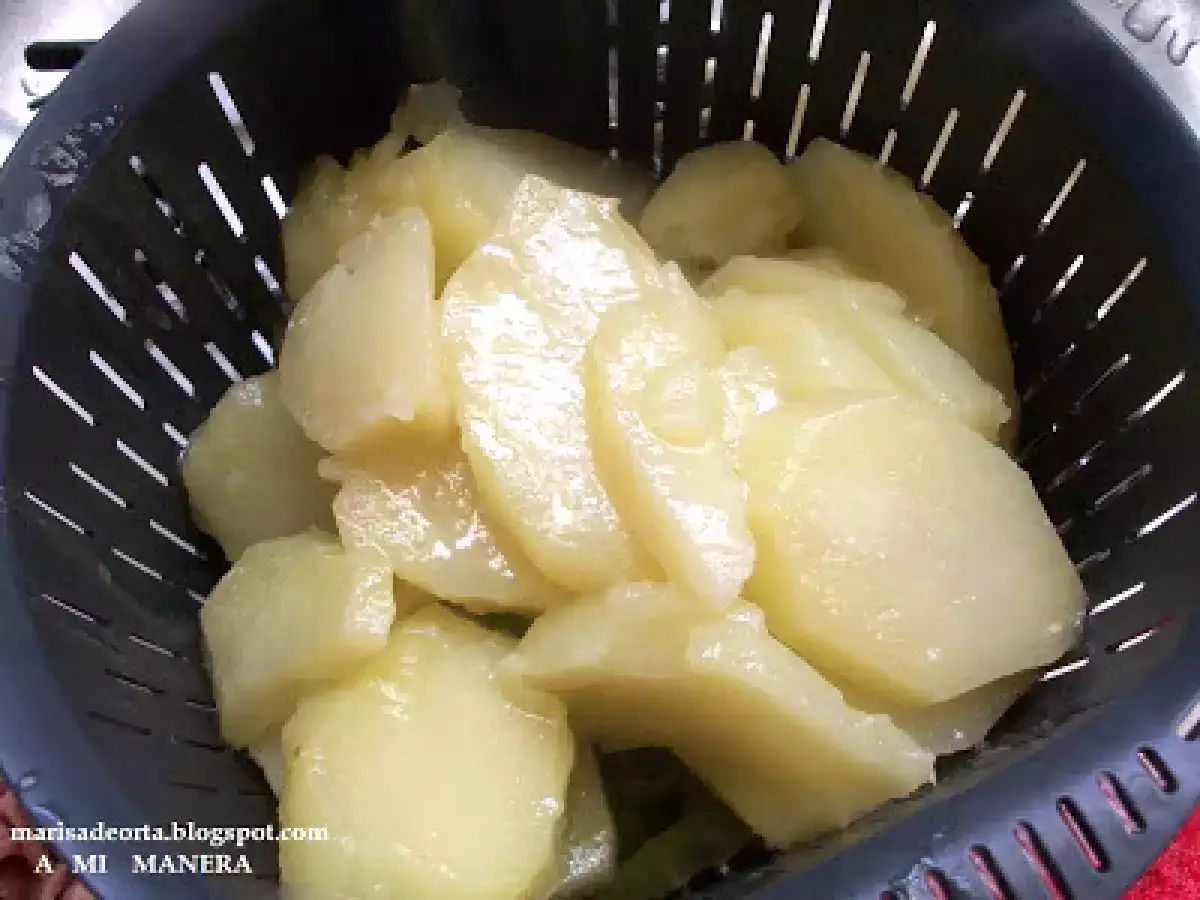 BACALAO CON TOMATE Y PATATAS PANADERA - foto 8