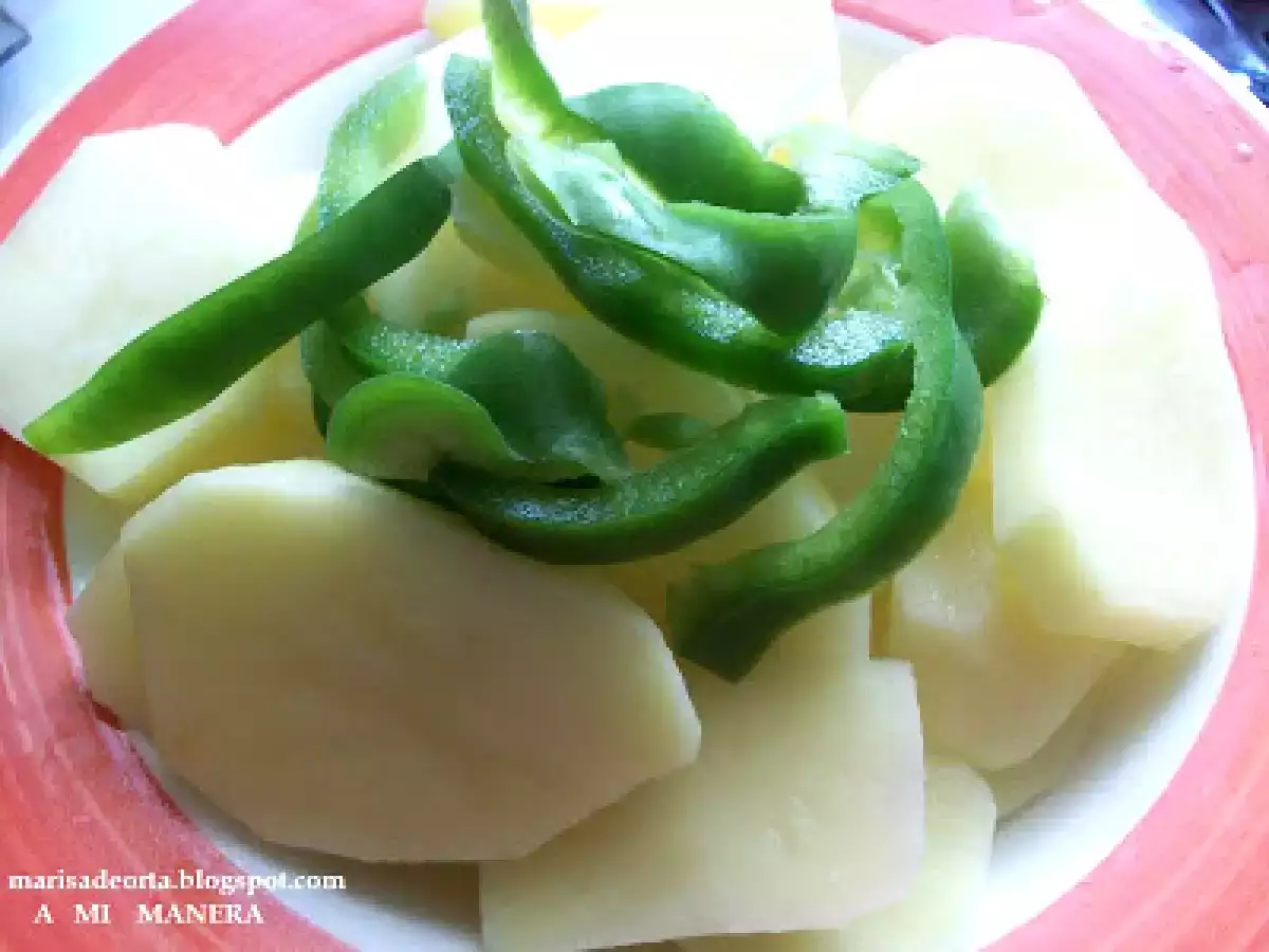 BACALAO CON TOMATE Y PATATAS PANADERA - foto 13