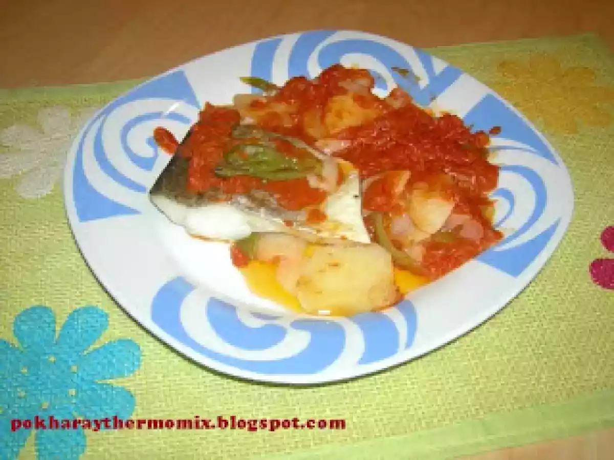Bacalao con tomate y patatas panadera