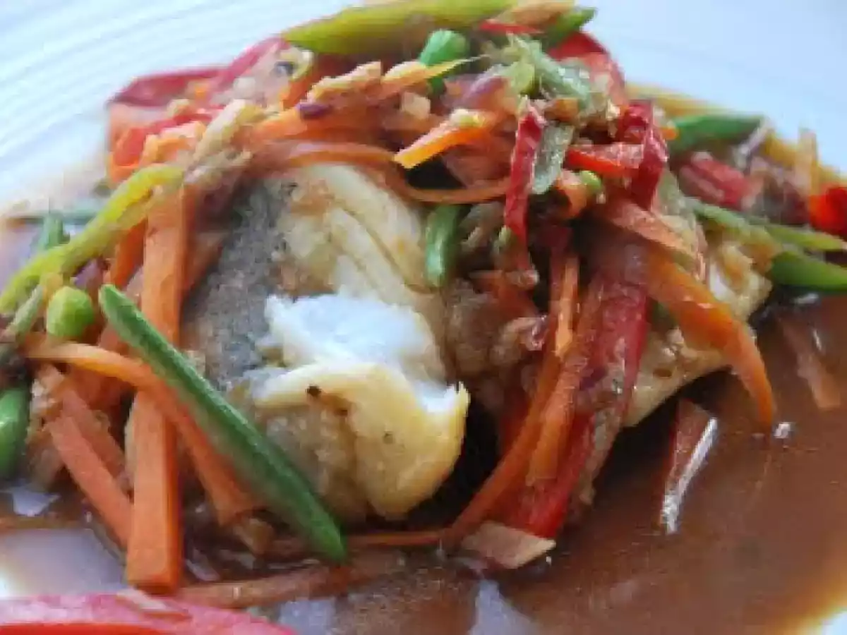 Bacalao con verduras y soja